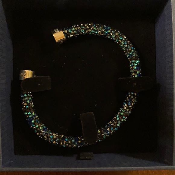 Blue Swarovski Crystal Bracelet - Picture 5 of 8